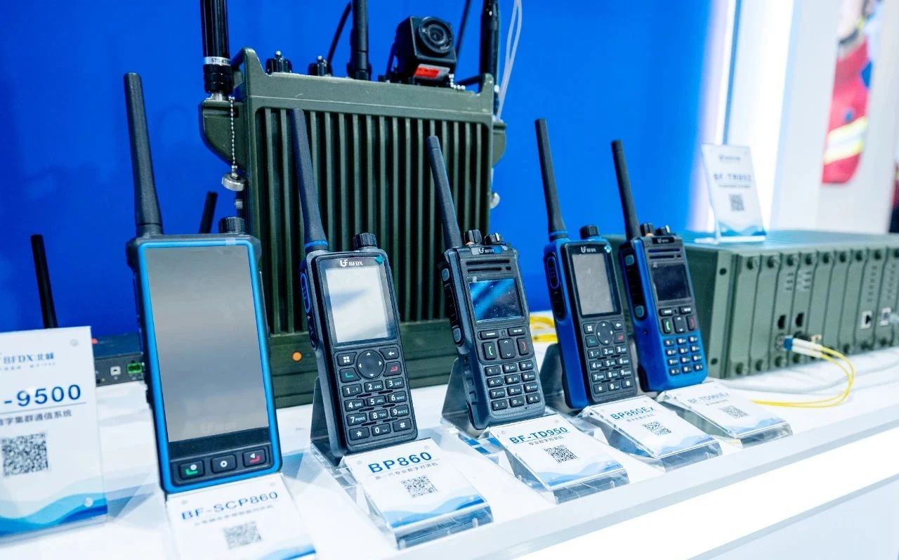 長(zhǎng)波通訊、中波通訊、短波通訊和微波通訊的區(qū)別在哪？